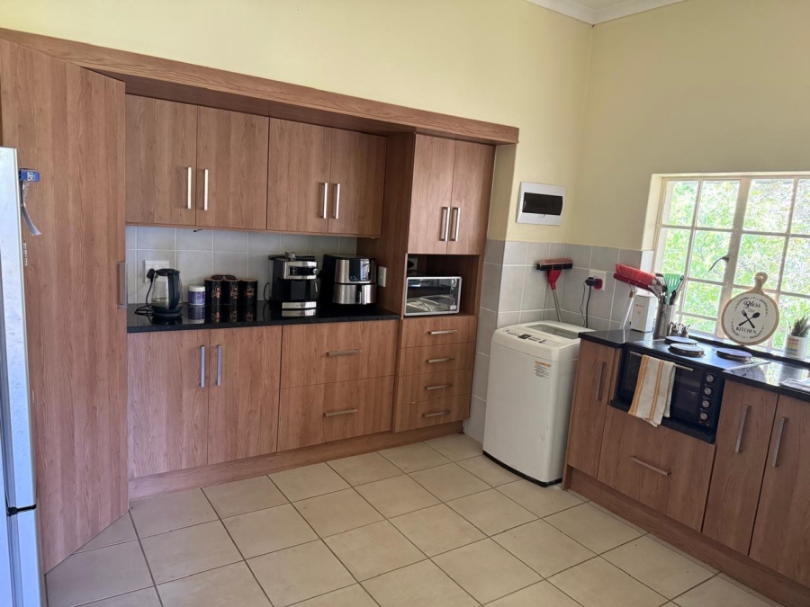 To Let 1 Bedroom Property for Rent in Melodie North West
